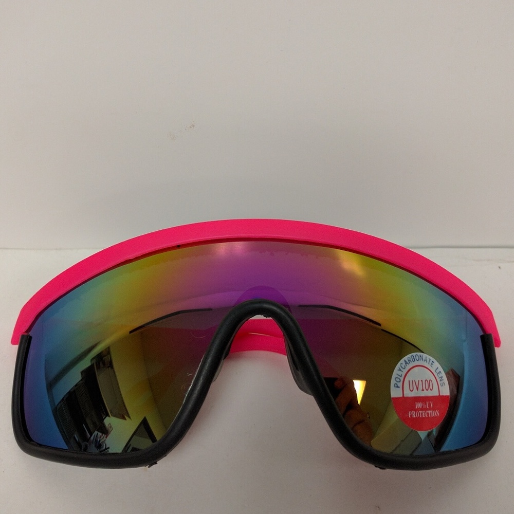 Vintage Ski/sports style 1 pc framed blade wrap around sunglasses